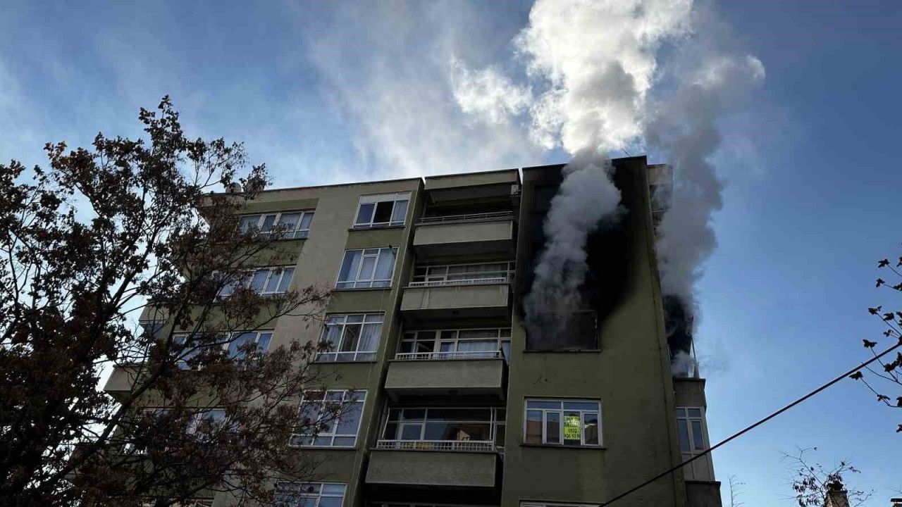 Konya’da 5. kattaki dairede çıkan yangın korkuttu