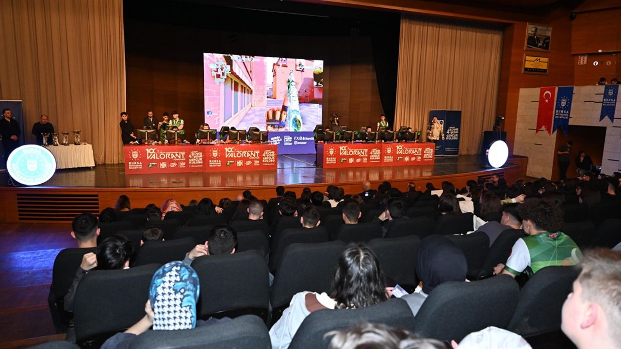 Bursa'da 100. Yıl Liseler Arası E-Spor Turnuvası Heyecanla Tamamlandı