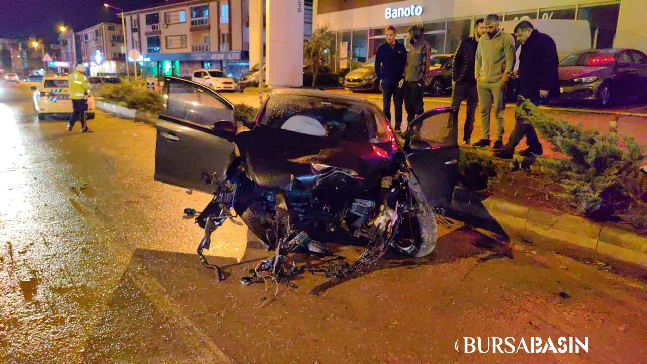 Bursa'da Kontrolden Çıkan Araç Kaza Yaptı: 1 Yaralı