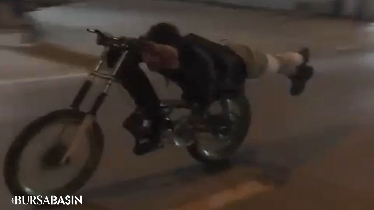 Ölümcül Motosiklet Dansı! Tehlikeli Sürüş Kamera Görüntülerine Yansıdı