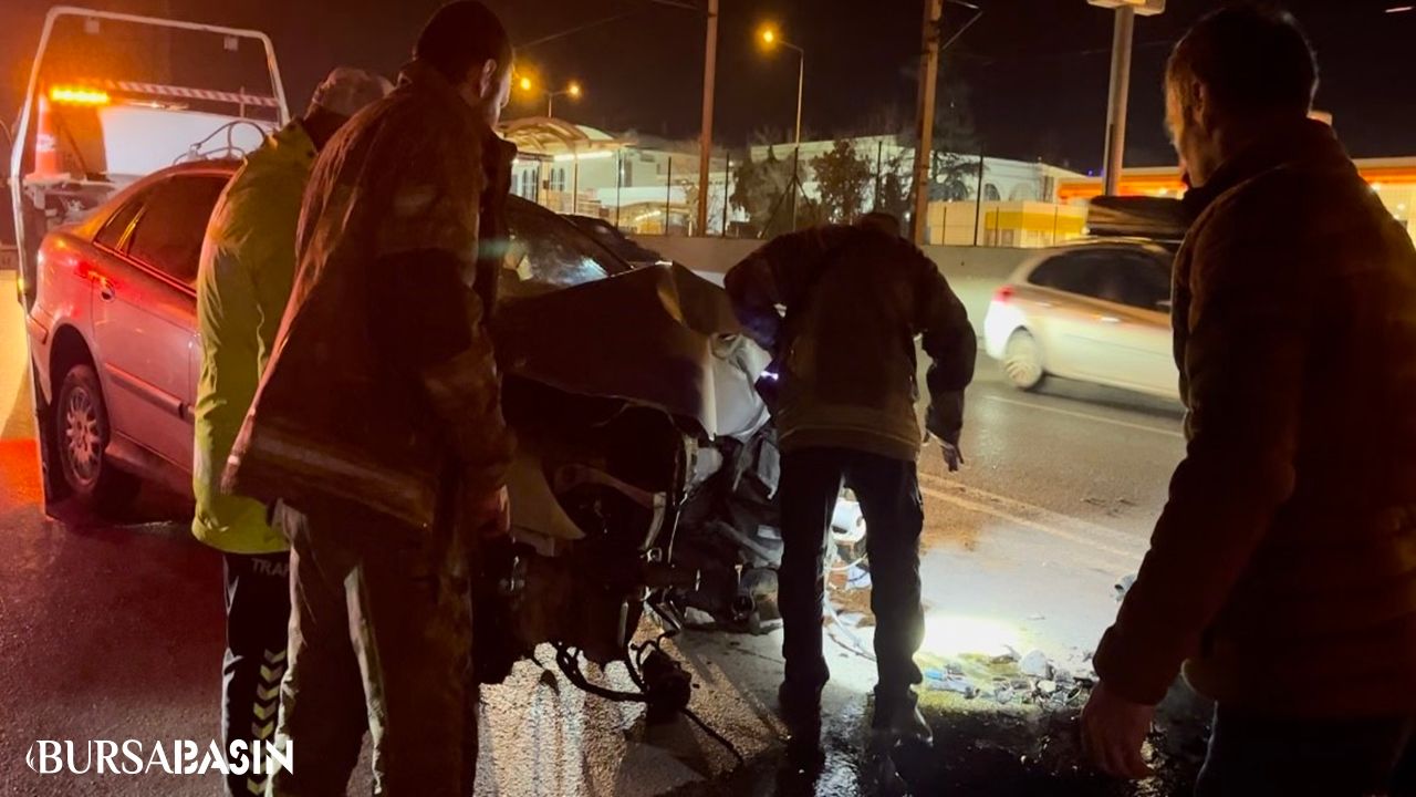 Bursa'da Alkollü Sürücü Faciası: Yol Arkadaşları Kaza Mahallinde Mahsur Kaldı!