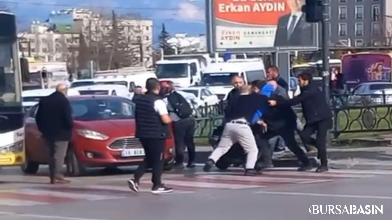 Bursa'da Trafik Tartışması: Işıklarda Durunca Kavga Çıktı