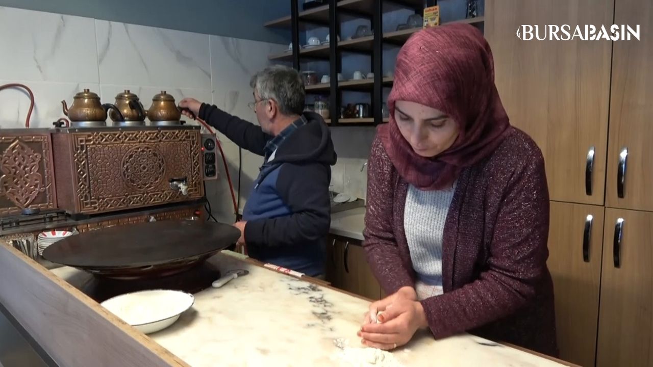 Depremzede Çift, Bursa'da Yeni Bir Başlangıç Yaptı: Minibüsten İşyerine