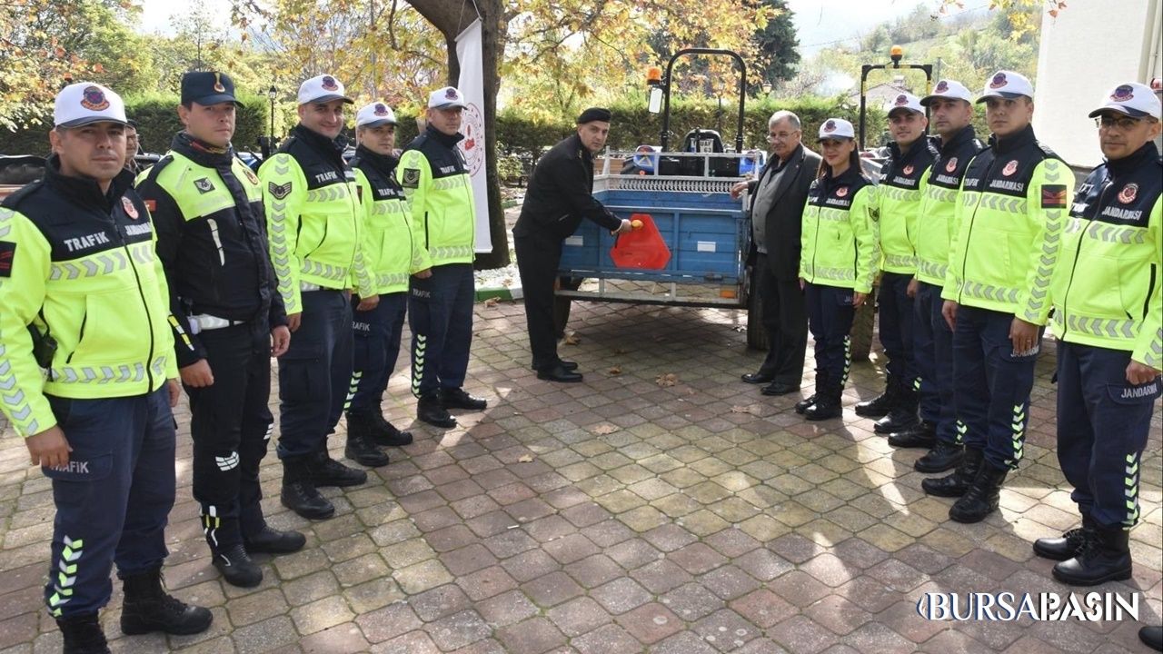 Gemlik’te Traktör Sürücülerine Güvenlik Ekipmanı Desteği