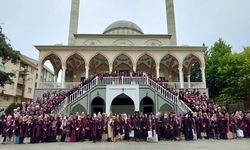 Bursa'da Uludağ Üniversitesi İlahiyat Fakültesi'nde Mezuniyet Sevinci