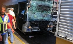 İstanbul'da Metrobüsler Çarpıştı: 24 Yaralı