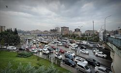 İstanbul haftanın ilk iş gününde trafik yoğunluğuyla başladı