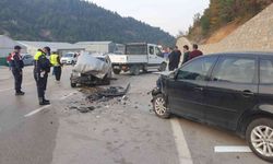 Bursa'da Zincirleme Kaza 3 Araç Birbirine Girdi