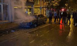 Bursa'da Park Halindeki Araç Yandı