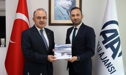 Yalova Valisi Bursa'da Yılın Fotoğrafları Oylamasına Katıldı