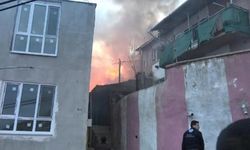 Bursa'da İki Ev Alevlere Teslim Oldu