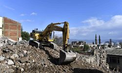 Osmangazi Belediyesi Riskli Binaların Yıkımını Sürdürüyor
