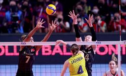 Vakıfbank: Fenerbahçe Opet'i yendi ve finale çıktı
