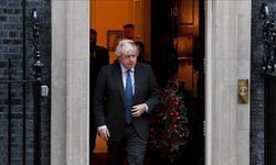 Başbakan Johnson üzerindeki istifa baskısı artıyor