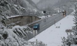 Bolu Dağı'nda kar yağışı etkili olmaya devam ediyor