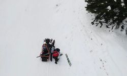 Uludağ'da Mahsur Kalan Kayakçıyı Jandarma Kurtardı
