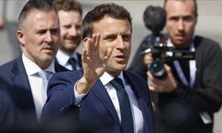 Fransa Yeniden Emmanuel Macron dedi