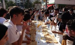 Bursa'da 3 bin lira ödüllü börek yeme yarışması