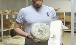 Adını taşıdığı büyük dedesinin kurduğu işletmede peynir üretimini sürdürüyor