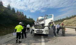 Bursa'da tırın otobüse çarpması sonucu 1 kişi öldü, 6 kişi yaralandı