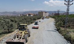 Hatay Karlısu Mahallesi asfaltlanıyor