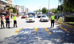 MERSİN - "Yayalar için 5 adımda güvenli trafik" uygulaması yapıldı