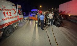 Bursa'da kaza: Sürücü araçta sıkıştı