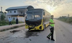 Bursa'da Halk Otobüsü İle Otomobil Çarpıştı