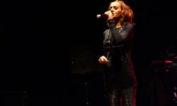 Ünlü şarkıcı Yıldız Tilbe, Bursa'da sahne aldı