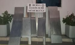 Bursa'da yürüyen merdiven hırsızları yakalandı