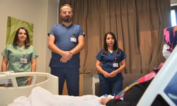 Bursa'da diyaliz hastası kadın, ikiz bebek doğurdu