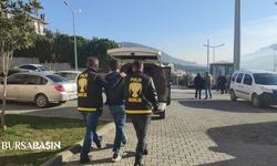 Bursa Gemlik'te Araç Camlarına kıran hırsız yakalandı