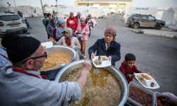 Osmangazi Belediyesi 3 öğün sıcak yemek hazırlıyor