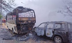 Kırklareli'nde kaza sonrası hafif ticari araç ile minibüs yandı