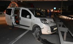 Kocaeli'de hafif ticari araçla çarpışan otomobildeki 1 kişi yaralandı