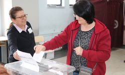 Sakarya ve Kocaeli'de yaşayan çifte vatandaşlar, Bulgaristan'daki seçimler için oy kullanıyor