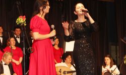 Çınarcık Atatürk Anadolu Lisesi öğrencileri sanat müziği konserinde sahne aldı