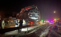 GÜNCELLEME - Bursa'da devrilen tur otobüsündeki ikisi öğrenci 3 kişi öldü, 44 kişi yaralandı