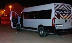 İnegöl'de polisin "dur" ihtarına uymayan sürücü minibüsle ekip aracına çarptı