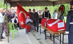 Kalp krizi sonucu hayatını kaybeden askerin cenazesi Çanakkale'de toprağa verildi