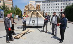 Kocaeli Üniversitesi atölyesinde depremzedeler için ahşap ranza üretiliyor
