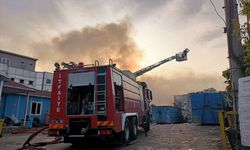 Kocaeli'de geri dönüşüm tesisinde çıkan yangın söndürüldü