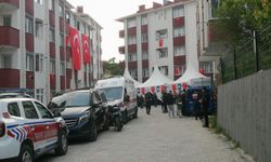 Şehit Özcan İlhan’ın Arnavutköy’deki baba ocağı Türk bayraklarıyla donatıldı