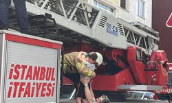 Ataşehir'de 5 katlı binada çıkan yangında mahsur kalan 11 kişi kurtarıldı