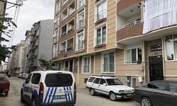 Bursa'da 5. kat balkonundan otomobilin üzerine düşen çocuk yaralandı
