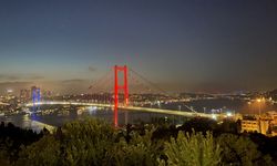 İstanbul'daki köprüler Jandarma Teşkilatının kuruluş yıl dönümü dolayısıyla ışıklandırıldı