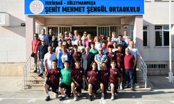 Tekirdağ Valisi Yıldırım Futsal Yıldızlar Türkiye şampiyonu olan öğrencileri tebrik etti
