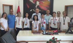 Bursa Gemlik'te ulusal başarılı sporcular ödüllendirildi