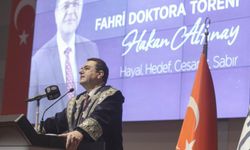 Robotik ve yazılımın yıldızı Hakan Altınay'a fahri doktora