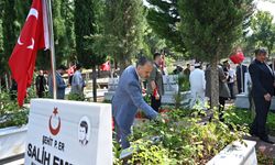 Bursa'da şehitliklerde anma programı düzenlendi